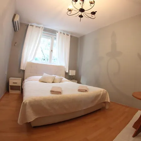 Hostel Nina Mostar Exterior photo